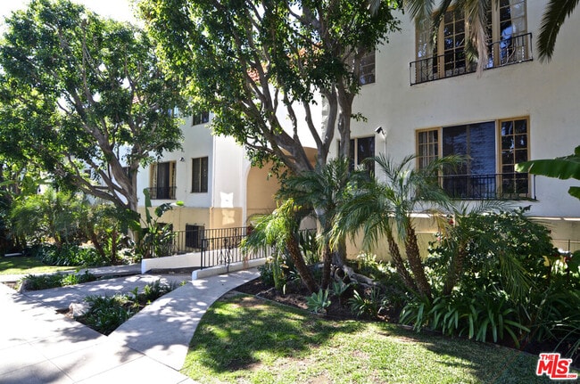 Photo - 1345 Hayworth Ave Unit 212