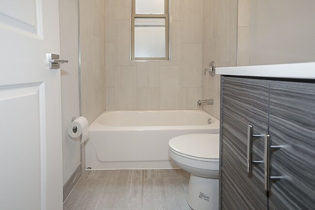 Photo - 3920 N Janssen Ave Unit 3E