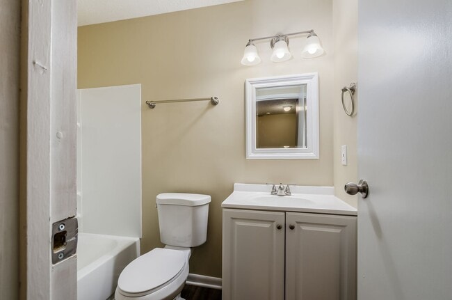 Photo - 2566 Sandbury Blvd