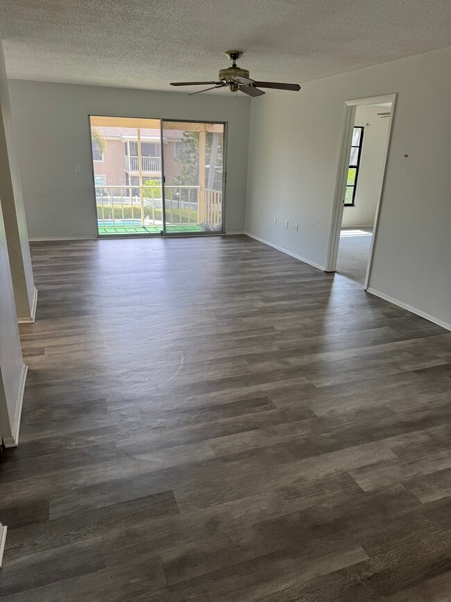 Photo - 6348 7th Ave W Unidad 6348 7th Avenue W - Bradenton, FL 34209