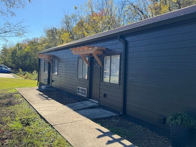 Photo - 6918 Northside Dr Apartamento Unidad A