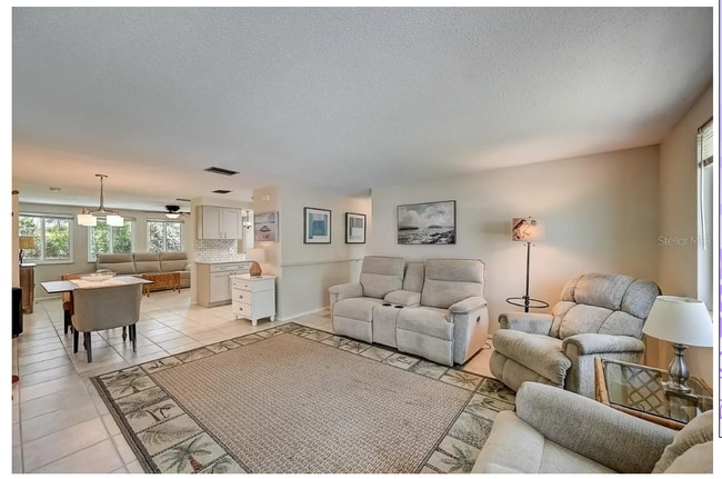 Photo - 646 Circlewood Dr