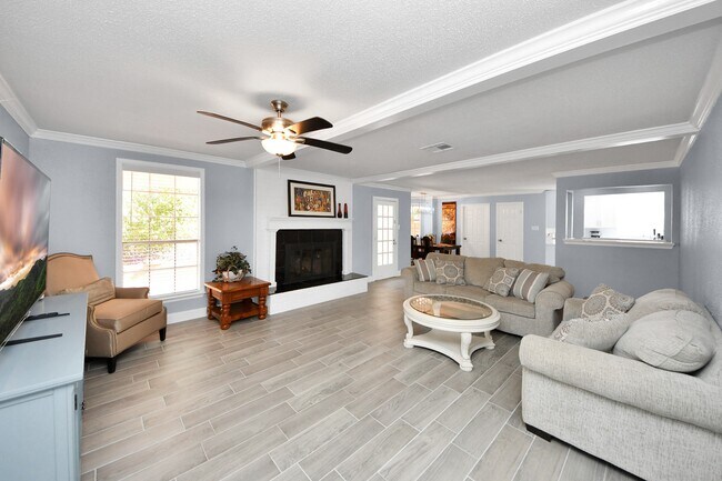 Photo - 5810 Wanakah Dr