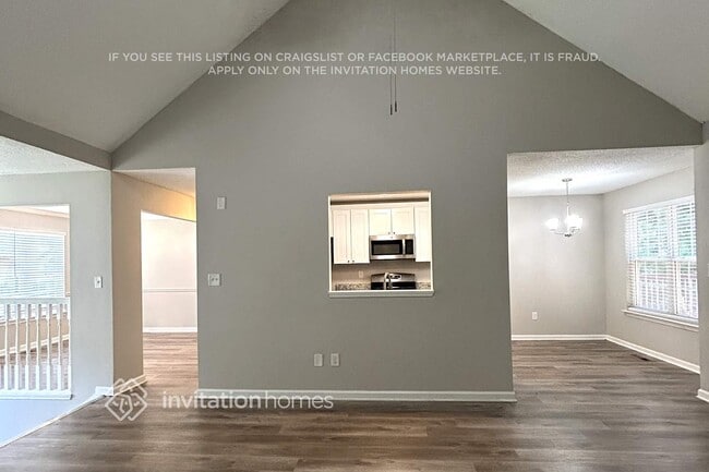 Photo - 5726 Graceland Dr SW