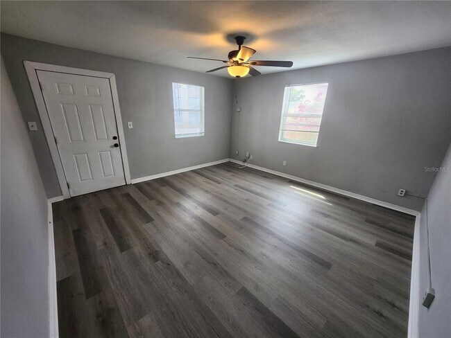 Photo - 2406 E Clark St