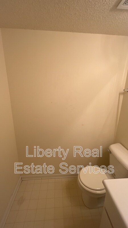 Photo - 1100 Pineland Ave Unit Apt 8E