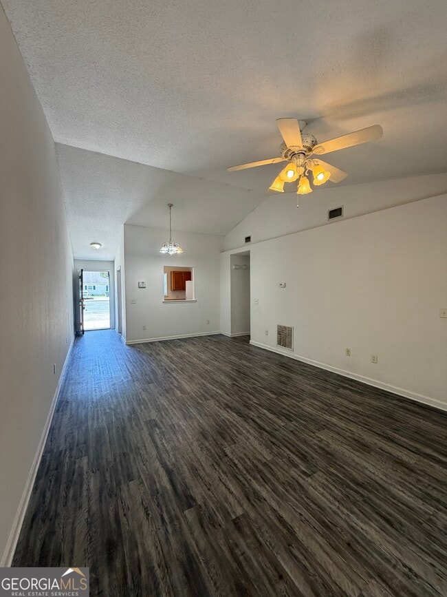 Photo - 401 Lawnwood Ct