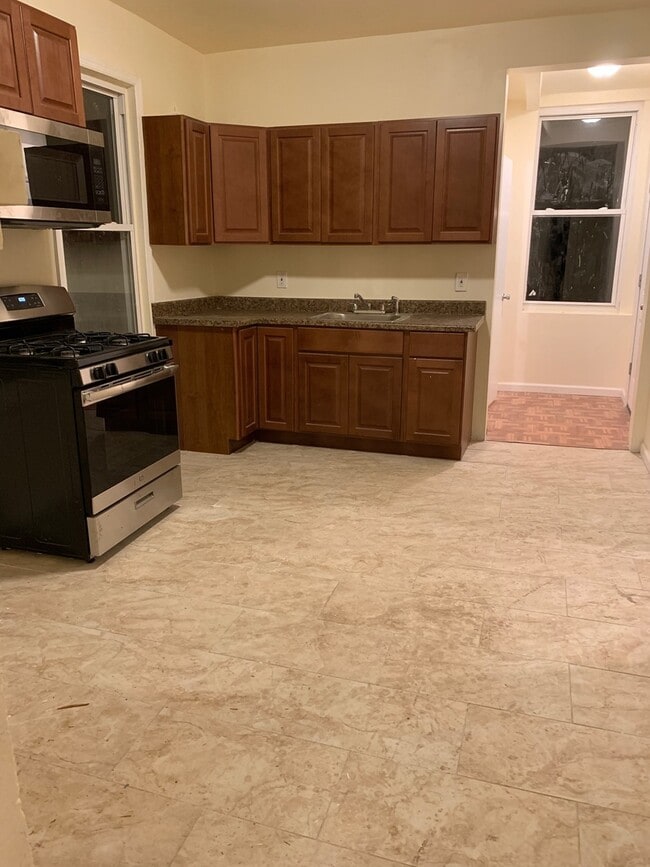 Building Photo - 79 Winans Ave Unit #1