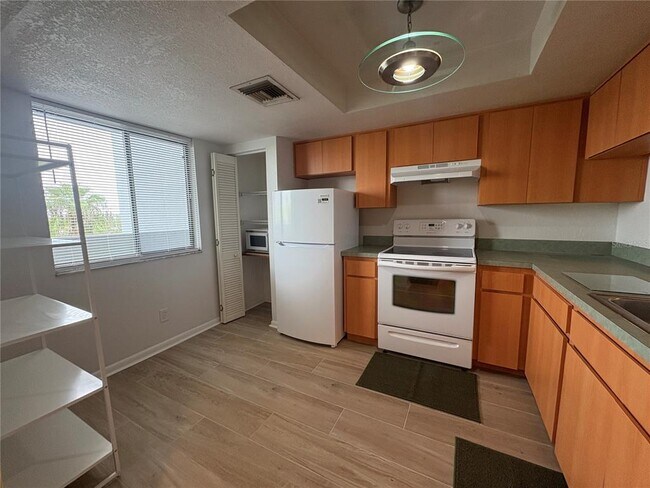 Photo - 201 W Laurel St Unit 608