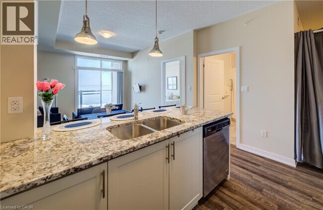 Photo - 35 Southshore Cres Unit 303