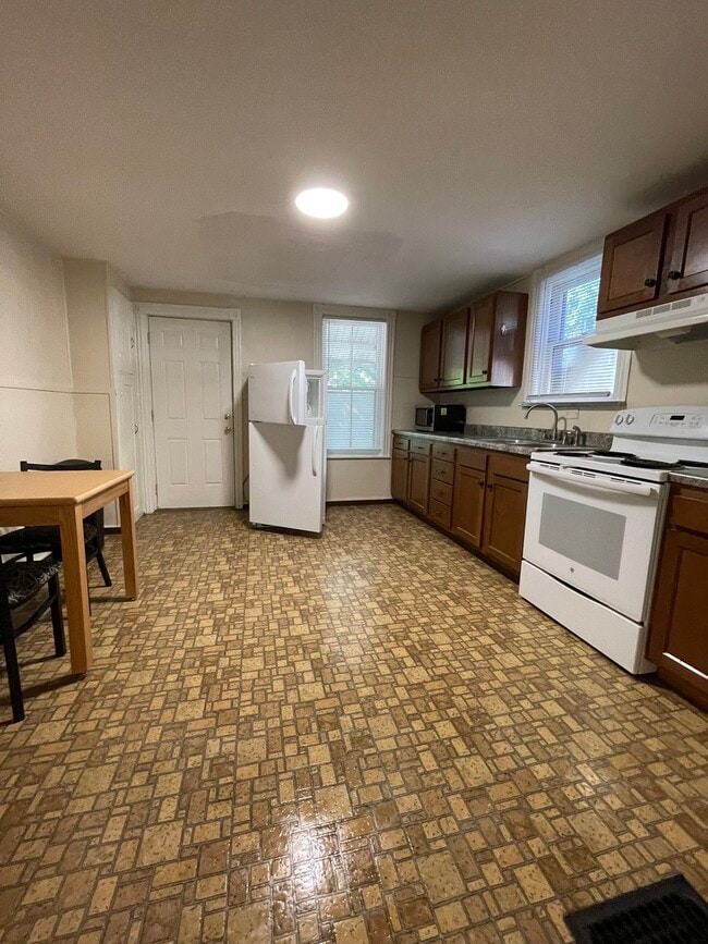 513 8th Ave Unit 1