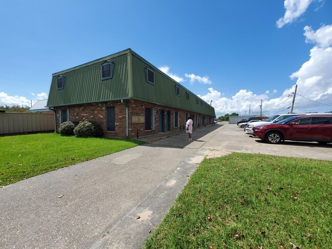 Building Photo - 2020 Jean Lafitte Pkwy