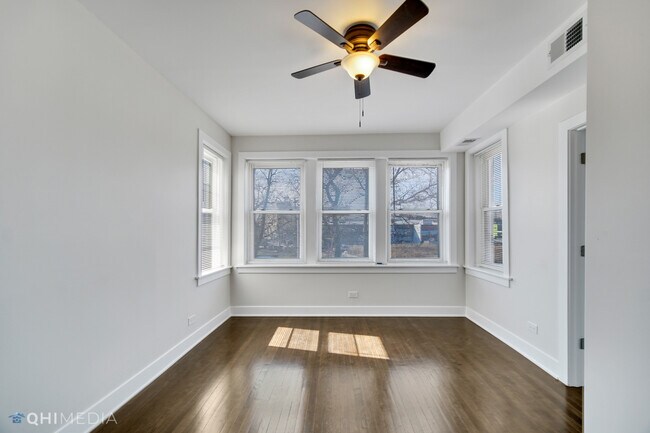 Photo - 1921 S Trumbull Ave Unit 3