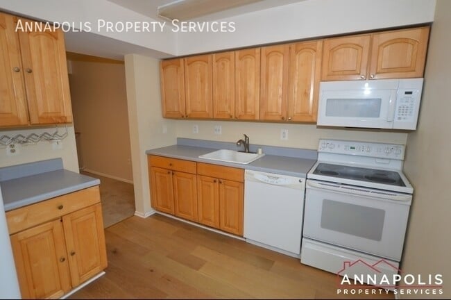 Photo - 430 Knottwood Ct