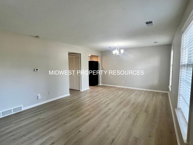 Photo - Stunning 2 Story townhome w/ outdoor Maintenance provided Unit y Villa Apts - 907