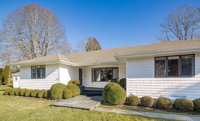 Photo - 91 Pantigo Rd