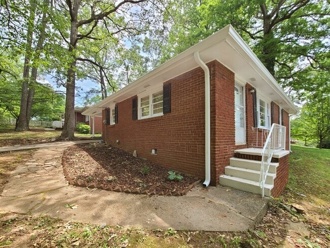 Photo - Cutest Bungalow in the Heart of Hapeville 3 bed/2 bath