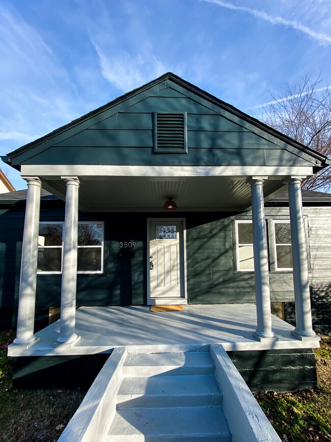 Photo - 3509 E 4th St