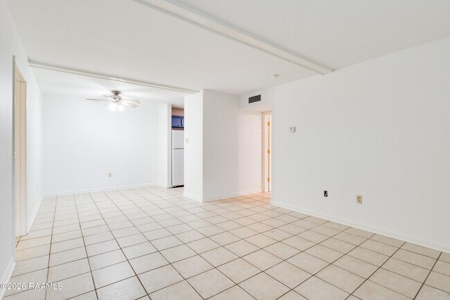 701 S College Rd Unit 106