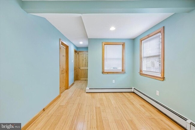 Photo - 707 Forrest St