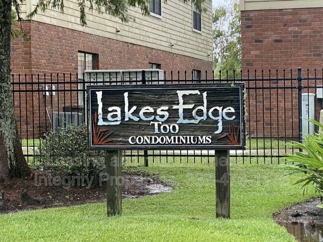 Building Photo - 612 S Kenilworth Pkwy Unit 3A