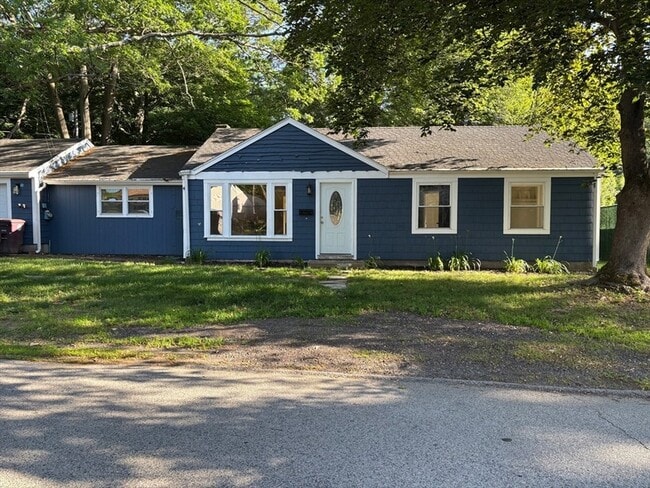 Building Photo - 215 Jaffrey St Rental