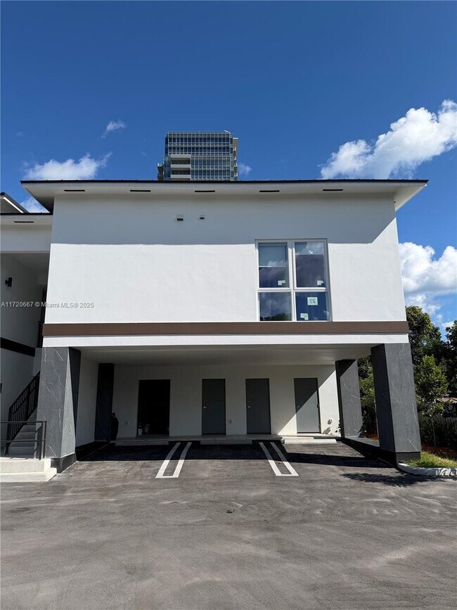 Photo - 210 SE 10th St Unit A