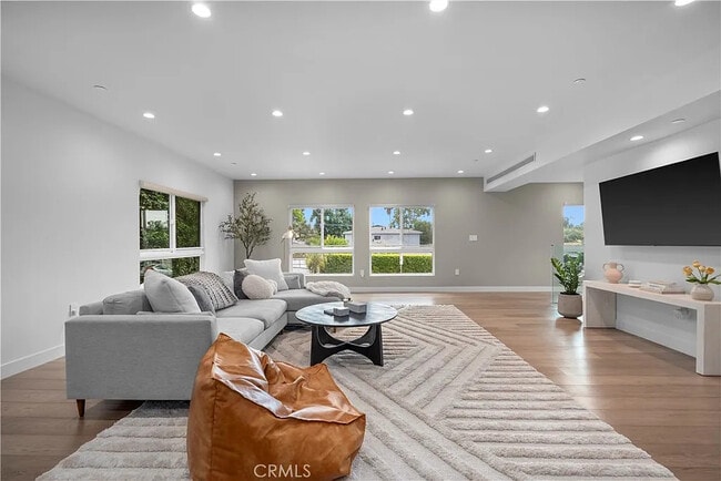 14157 Tiara St Unit 101