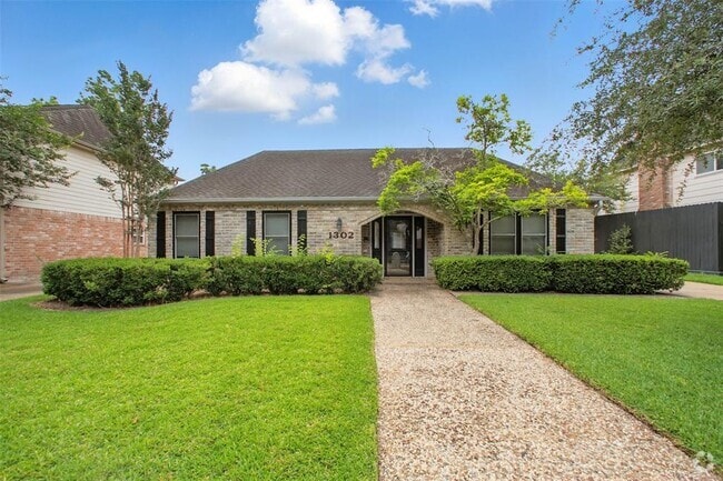 Building Photo - 1302 Dominion Dr Rental