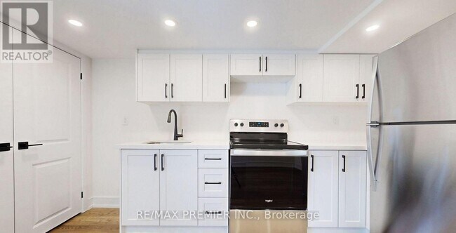 Photo - 208 McRoberts Ave
