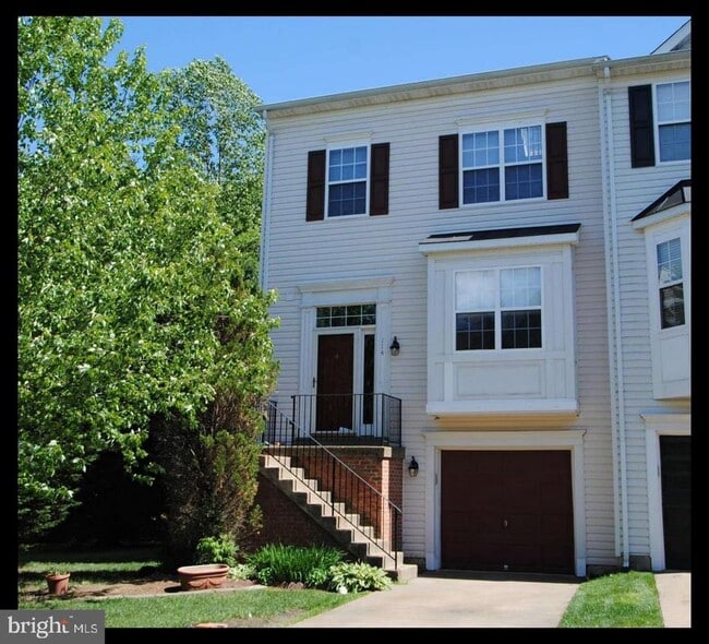 Building Photo - 114 Park Cove Dr