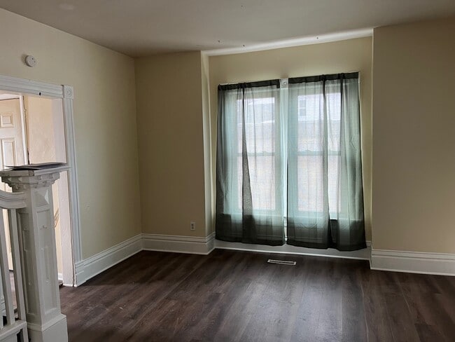 Photo - 438 Locust St