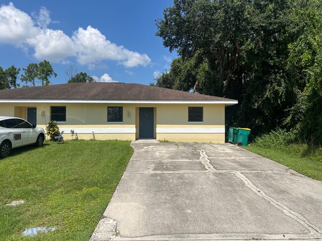 $1,200/month ** Annual ** 2 bed / 1 Bath -... - $1,200/month ** Annual ** 2 bed / 1 Bath -... House