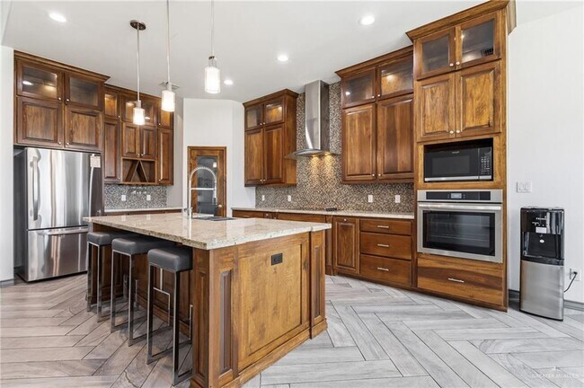 Photo - 19 W Red River Ave