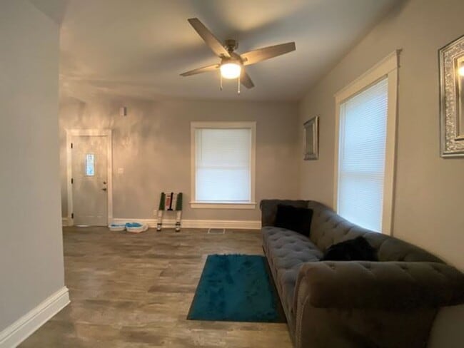 Building Photo - Cute 2 Bedroom Bungalow Coming Soon