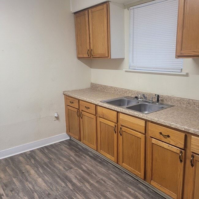 Photo - 507 8th St N