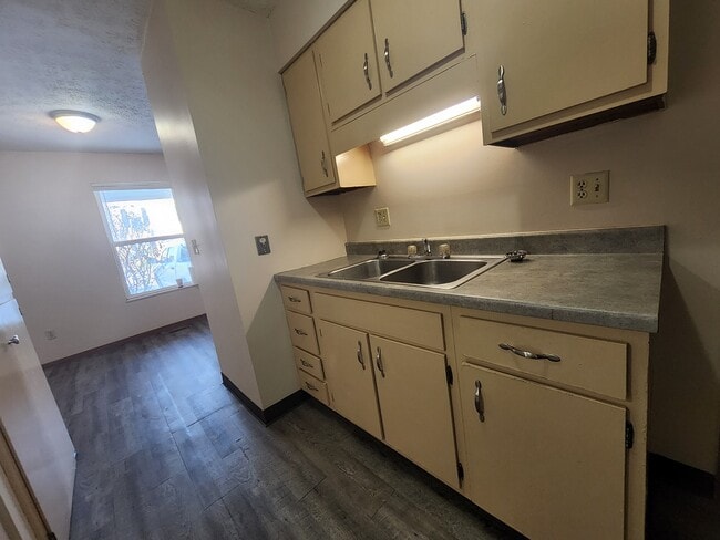 Photo - 208 Heritage Cir