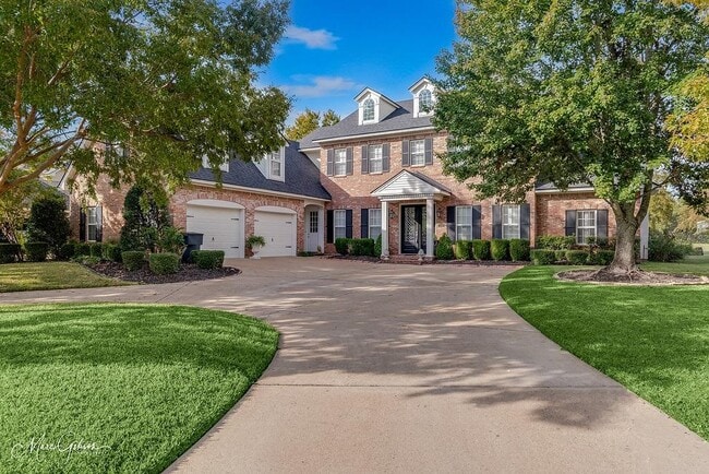Photo - 316 Autumn Ridge Dr House