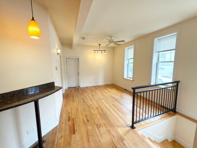 Photo - 2835 N Damen Ave