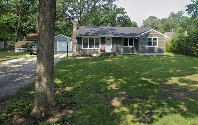 Building Photo - 625 Faulknor
