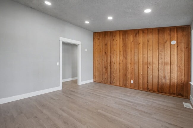 Photo - 332 Birch Unit A