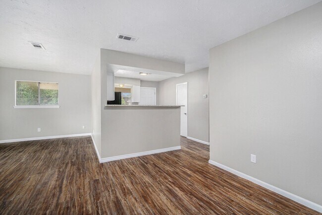 Photo - Spacious 2 bedroom apartment in Conroe