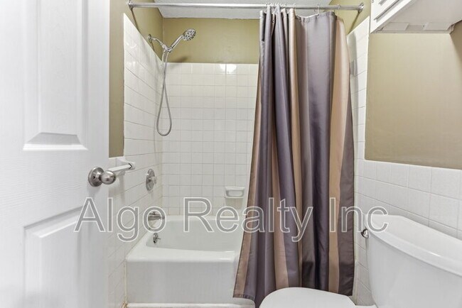 Photo - 1023 Smetana Rd Unit #6