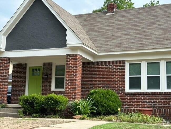 Building Photo - Historic Charm Rental