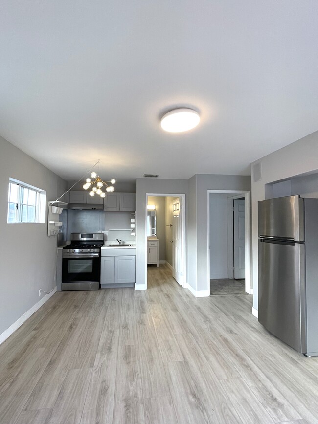 Photo - 4920 W 141st St Unidad