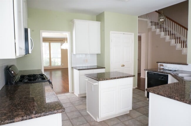 Photo - 2114 Madewood Dr