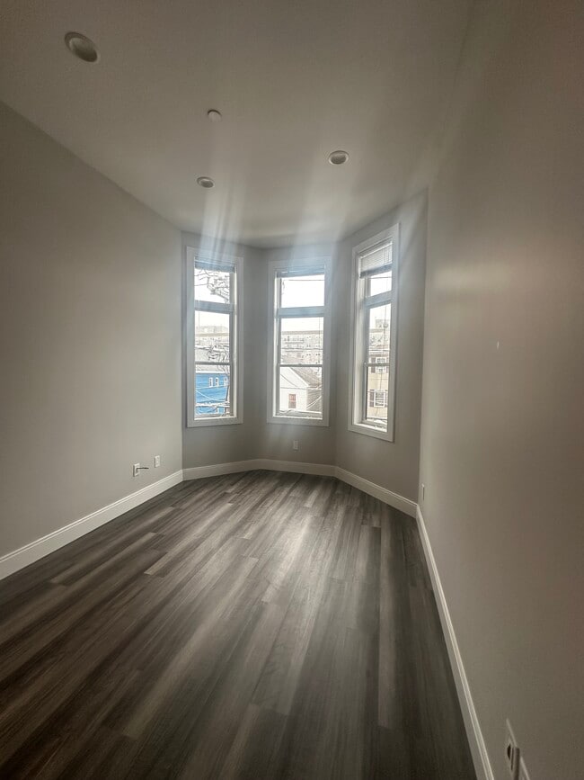 Photo - 191 Washington Ave