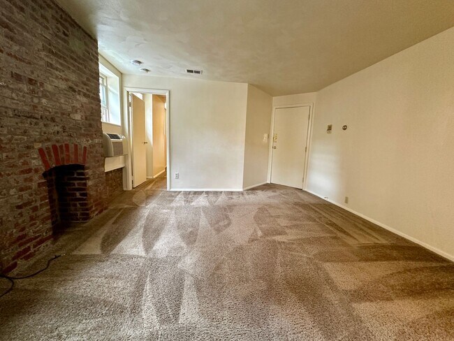 Photo - Charming One Bedroom in Oakland! Spacious ... Unit 3