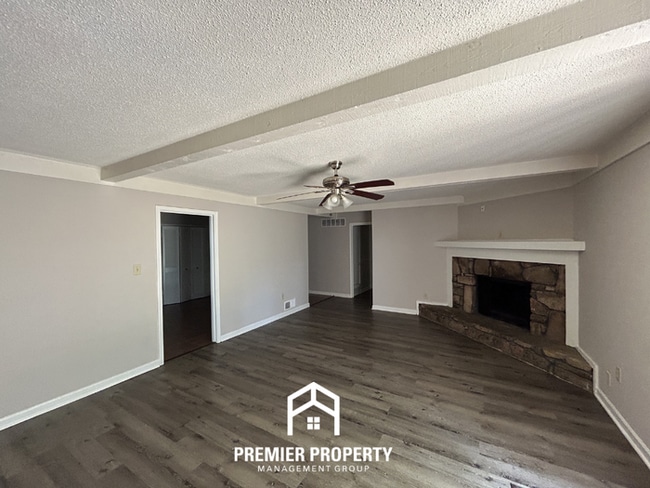 Photo - 3BR/2BA Memphis Rental with Attached 2-Car Garage & Hardwood Flooring