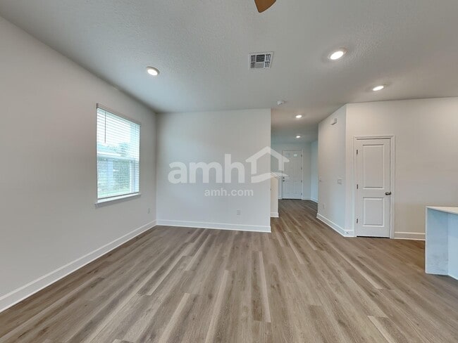 Photo - 2907 19th Ave W